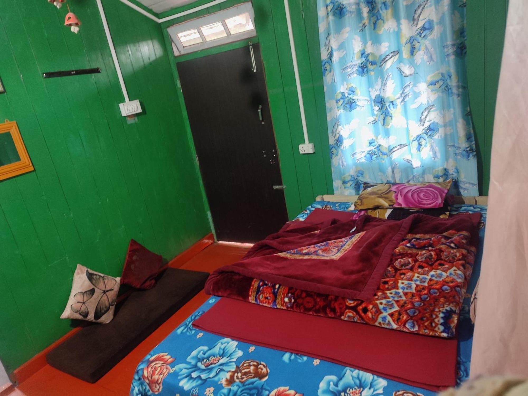 Shanti Samaya Home Stay Vl Ghoom Monastery, Samten Choeling ダージリン 部屋 写真